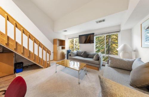 Olympic Valley Apartment | Palisades Tahoe Lodge Rentals Studio Loft #308
