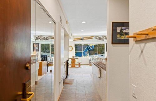 Olympic Valley Apartment | Palisades Tahoe Lodge Rentals Studio #214