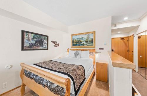 Olympic Valley Apartment | Palisades Tahoe Lodge Rentals Studio #214