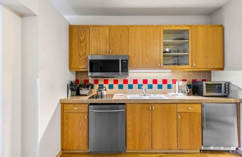 Olympic Valley Apartment | Palisades Tahoe Lodge Rentals Studio #246