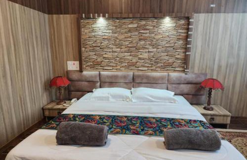 Nishat-Shalimar House | Palla's Inn & Suites-RESORTS, Srinagar