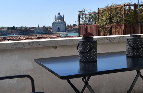 Isola San Giorgio Maggiore Apartment | Palladio terrace: elegant with spectacular view