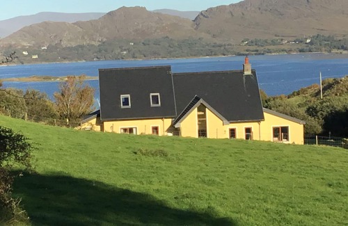 Ardgroom House | PALLAS LODGE, Beara Peninsula, overlooking Ardgroom Harbour and Kerry mountains