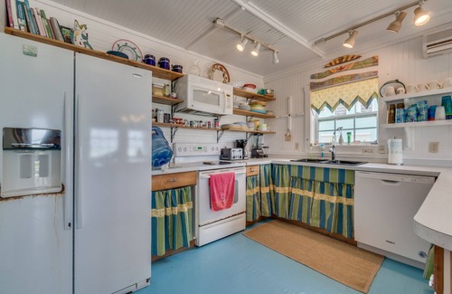 Spanish Wells House | Palm 22 - Beachfront Cottage with Spectacular Views/Beach