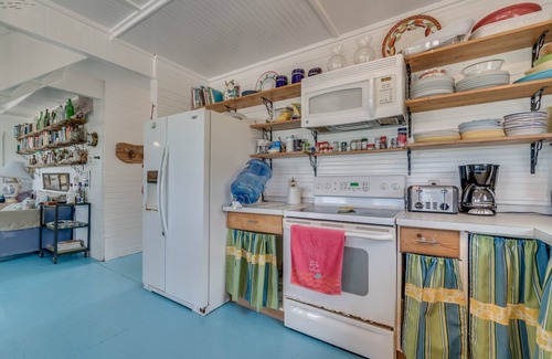 Spanish Wells House | Palm 22 - Beachfront Cottage with Spectacular Views/Beach
