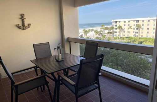 Siesta Key Condo | PALM BAY 5th floor ON THE BEACH nSunsets from the open lanai, Two Queen beds.