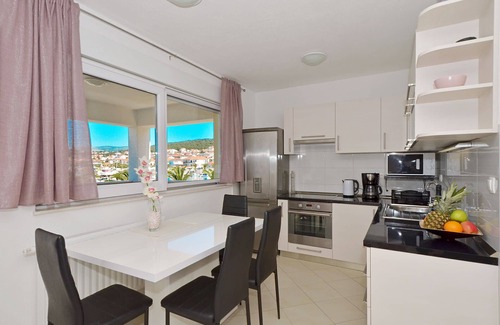Okrug Gornji Apartment | PALM BEACH 3-luxury apartment with sea view for 4 + 2 persons, 10m from the pebble beach