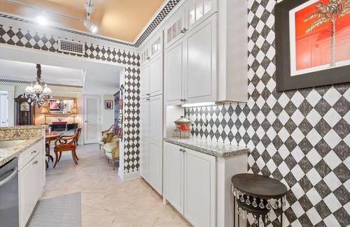 Palm Beach Condo | Palm Beach Island Chic Oceanfront -seasonal discount on base rate