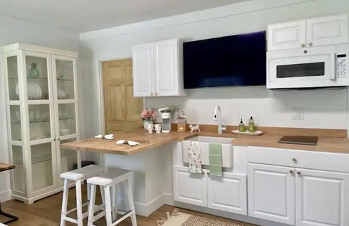 Jupiter Farms House | Palm Beach Jupiter, Fl. Studio Guest Apt on 2.5 acres minutes to Beaches/Golf
