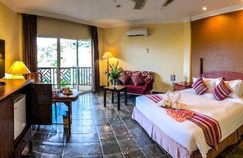Labuan Resort | Palm Beach Resort & Spa