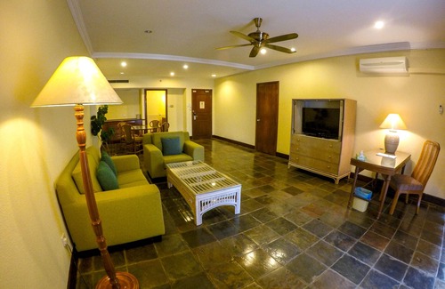 Labuan Resort | Palm Beach Resort & Spa