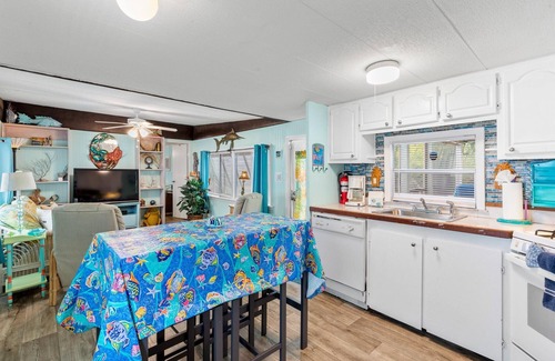 Sands House | Palm Grove Paradise - Private Garden Oasis on Big Pine Key 2/1.5