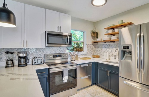 Parker Ridge House | Palm Jungle Haus – 4BR + Pool Oasis!