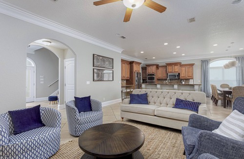 Villa Segunda House | 🌴Palm Palace🌴Sleeps 30 w/Elevator | Private Pool | Game Room | Pet Friendly