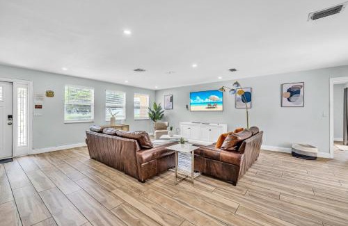 Tropic Palms House | Palm Paradise Retreat Heated Pool East Delray