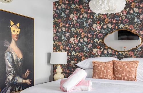 Warm Sands Hotel | Palm Springs | Kitchenette, Pet Friendly | Pool | The Muse Hotel!