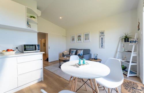 Papamoa Beach Apartment | Palm Springs Pearl - 7 minutes walk to the beach