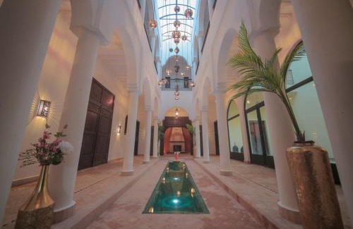 Tarmigt House | Palm View Palace