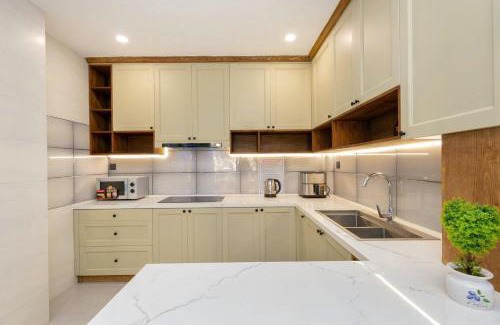 Vung Tau Villa | Palm Villa 109 - Seaview Villa LUXURY in VungTau, 5Bedrooms, Pool, Billiard