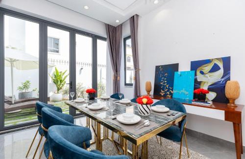 Vung Tau Villa | Palm Villa 31 - 8 Phòng Ngủ Khu Nghĩ Dưỡng Cao Cấp