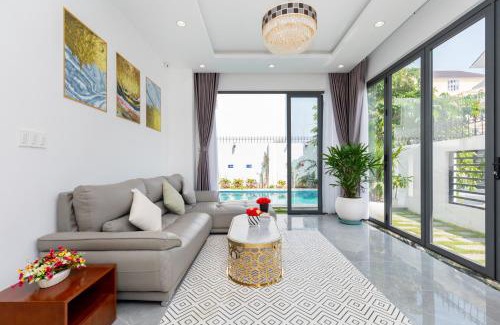 Vung Tau Villa | Palm Villa 31 - 8 Phòng Ngủ Khu Nghĩ Dưỡng Cao Cấp