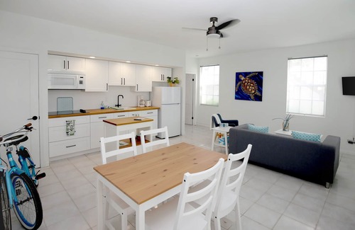 Cockburn Town House | Palmeira - Sea Turtle Suite - Quiet Retreat- Bicycles Included