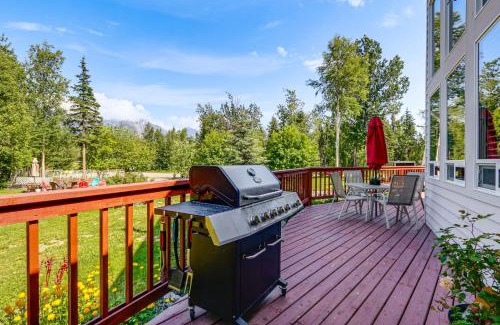 Butte House | Palmer Getaway with Mountain Views and Fire Pit!