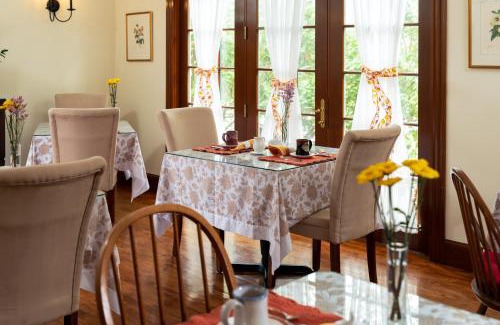 Falmouth Bed & Breakfast | Palmer House Inn