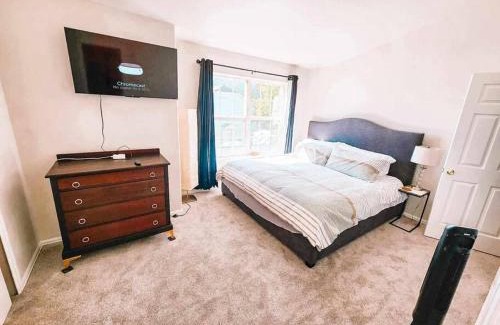 Palmer Lake House | Palmer Lake near AF Academy Pet Friendly King Bed 4 TVs