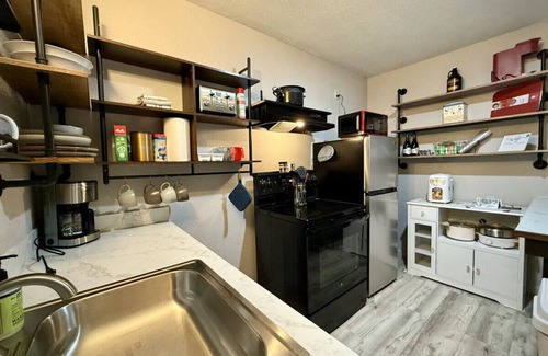 Baker City Apartment | Palmer's Ski Shack, Cozy Studio for 2, Local Golfing 50% Off!