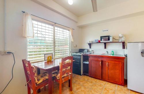 Caye Caulker Hotel | Palmetto#1 @ Island Cabanas