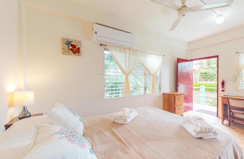 Caye Caulker Hotel | Palmetto#1 @ Island Cabanas