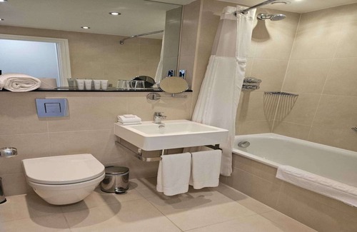 Emerson Park Apartment | Palms Hotel & Retreat By Palette|Sta Twin