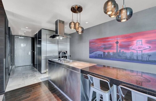 Las Vegas Apartment | Palms place residence deluxe condo with Pool & Gym