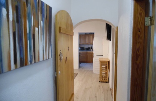 Southampton Apartment | PalmSprings Accommodations - 2 Bedroom Apt., Near Horseshoe Bay