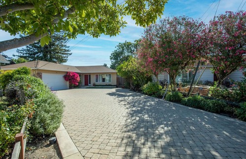 Barron Park House | Palo Alto 4BR w/Garage, nr Upscale Dining & Boutiques, by Blueground