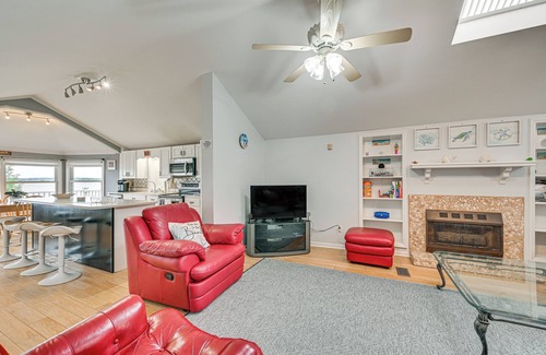 River Road House | Pamlico River House w/Private Dock & River View!
