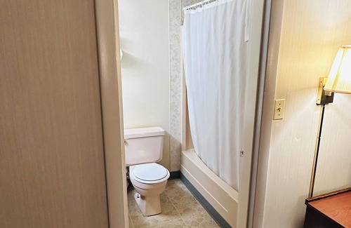 Sherman Station Hotel | Pamola Motor Lodge