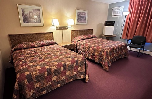 Sherman Station Hotel | Pamola Motor Lodge