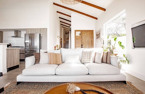 Las Escobas del Venado Villa | Pan026 - 3 bedroom beachfront villa with pool in Playa Venao