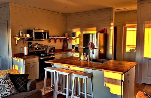 Panacea House | Panacea Treehouse ⭐️ Pet Friendly- Relaxing Views