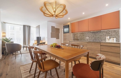 Quartier Sainte-Avoye Apartment | Panache, 2BR/2BA, 6 people