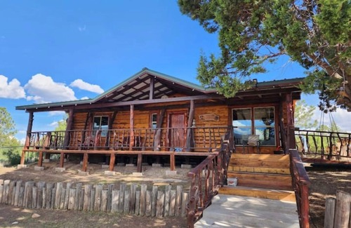 Timberon Cabin | Pancho Villa Cabin: Mesmerizing Views Await Your Unforgettable Retreat