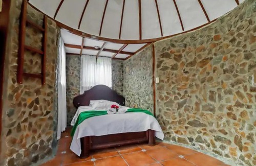 Loja Other | PANDORA LODGE