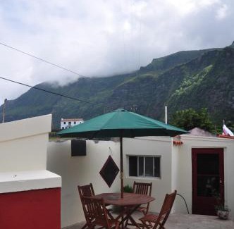 Lajes das Flores Bed & Breakfast | Pandora