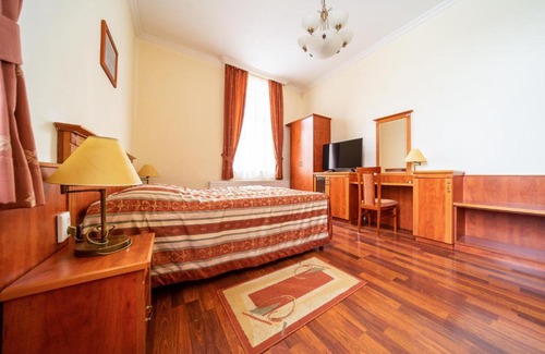 Mohacs Hotel | Pannon Hotel Bejelentkezés 20 óráig, Check-in until 20 o'clock, Einchecken bis 20 Uhr