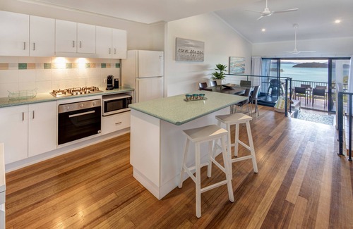 Hamilton Island Apartment | Panorama 15, Seaview Apartment on Hamilton Island
