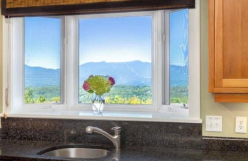 Stowe Hollow House | Panorama: 5 br, fireplaces, game room, huge deck with mountain views!