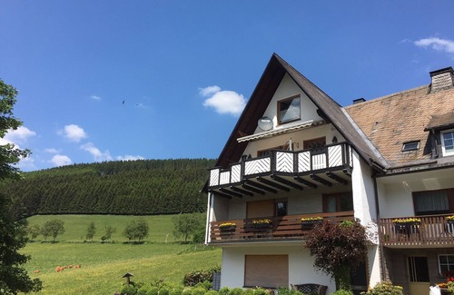 Westfeld Apartment | Panorama-FeWo* BEI WINTERBERG, 2 -10 pers., box-spring beds, WIFI/WLAN