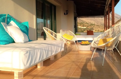Kournas House | Panorama House, in Kournas, 7 min to sea, 4 min to taverns, views, E-working
